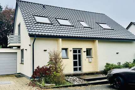 Haus Sankt Augustin - 6 Zimmer, 150 m&sup2;, 2.300&euro; | Angebot:27663239