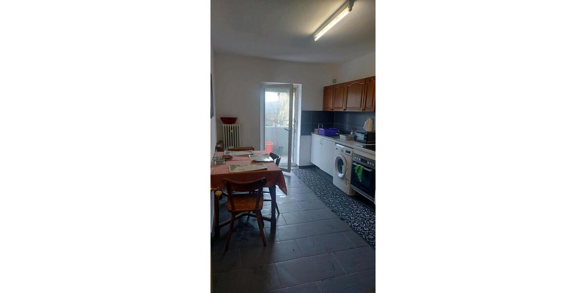 Etagenwohnung Saarbrücken West - 4 Zimmer, 74 m&sup2;, 250&euro; | Angebot:25958795