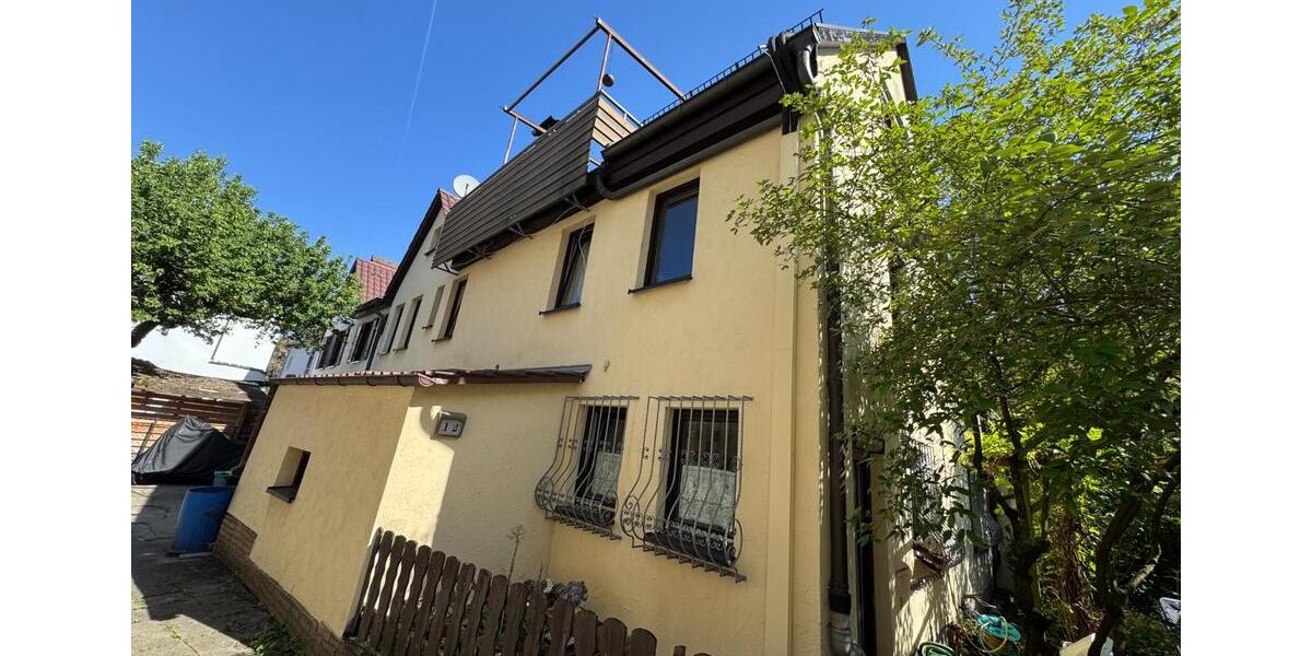 Doppelhaushälfte Stuttgart Luginsland - 4 Zimmer, 112 m&sup2;, 1.560&euro; | Angebot:25080214