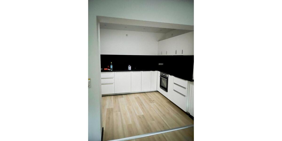 Etagenwohnung Reichshof - 4 Zimmer, 144 m&sup2;, 1.250&euro; | Angebot:25903369