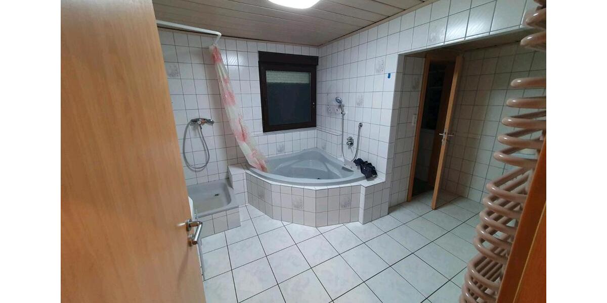 Erdgeschoßwohnung Büdingen - 4 Zimmer, 94 m&sup2;, 1.180&euro; | Angebot:24840576