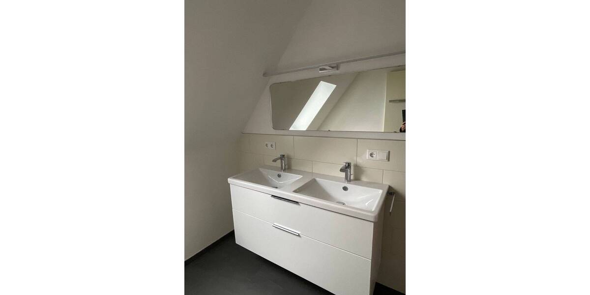 Einfamilienhaus Petersberg - 6 Zimmer, 180 m&sup2;, 1.600&euro; | Angebot:26106614