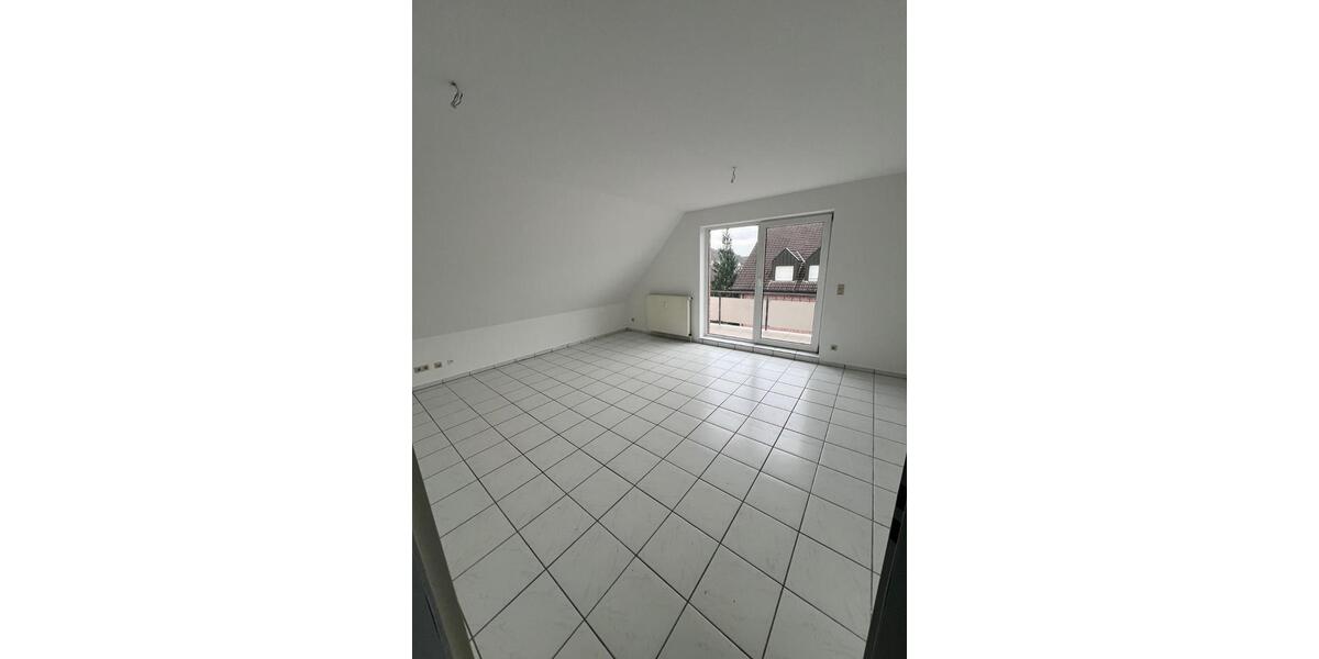 Dachgeschoßwohnung Osnabrück Eversburg - 4 Zimmer, 97 m&sup2;, 970&euro; | Angebot:25057178