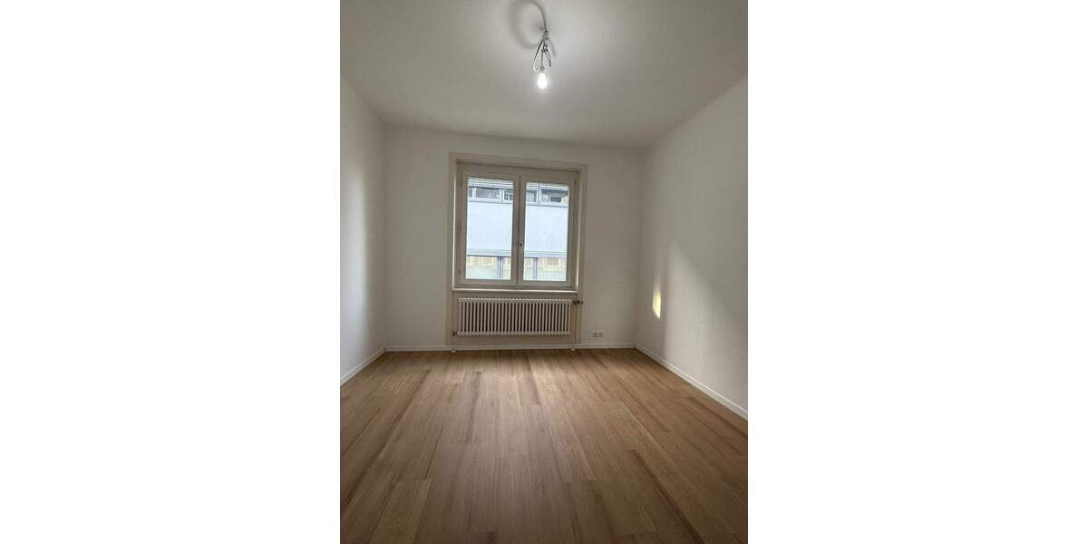 Etagenwohnung Nürtingen - 5 Zimmer, 142 m&sup2;, 2.441&euro; | Angebot:24767211