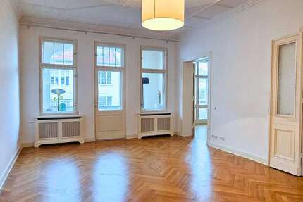 Wohnung Berlin Charlottenburg-Wilmersdorf - 5 Zimmer, 207 m&sup2;, 2.900&euro; | Angebot:26201987