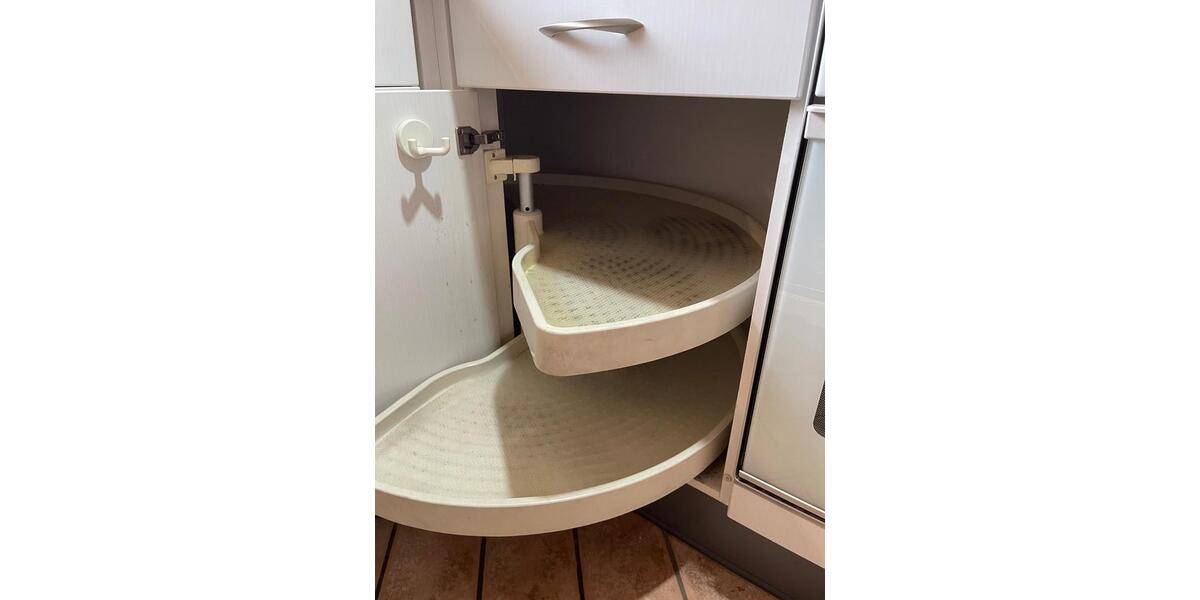 2,5 Z., Küche, Diele, Bad, Abstellraum, WZ, SZ, 67m2, 2OG 2 zimmer