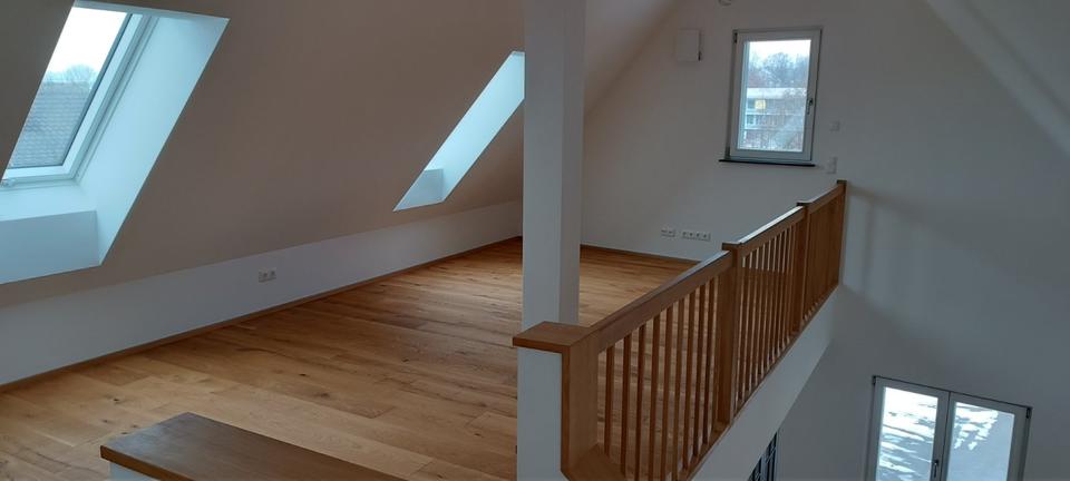 Dachgeschoßwohnung Oettingen in Bayern - 3 Zimmer, 103 m&sup2;, 1.200&euro; | Angebot:24877175