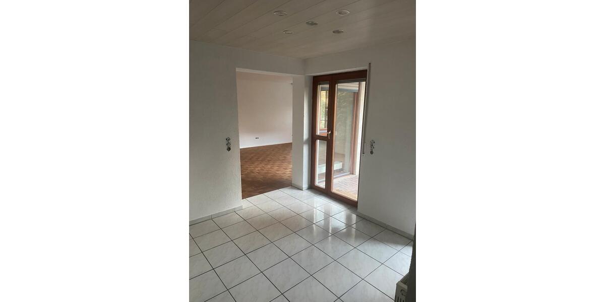 Erdgeschoßwohnung Neckarsulm - 3 Zimmer, 100 m&sup2;, 1.250&euro; | Angebot:24729111