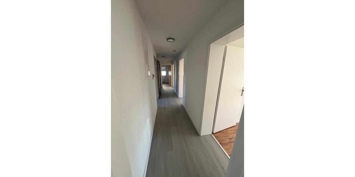 Etagenwohnung Baltmannsweiler - 4 Zimmer, 87 m&sup2;, 1.200&euro; | Angebot:26634518