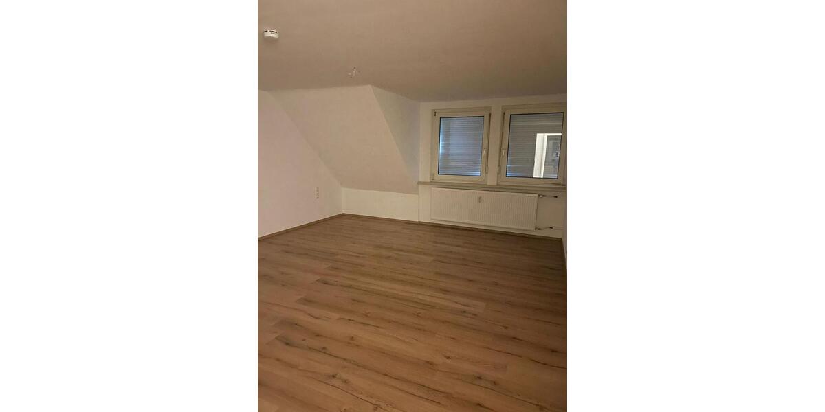 Dachgeschoßwohnung Bad Windsheim - 4 Zimmer, 81 m&sup2;, 900&euro; | Angebot:24745777
