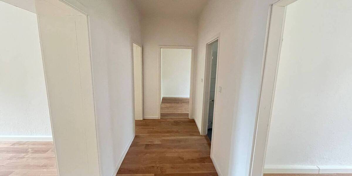 Etagenwohnung Zwickau Pölbitz - 3 Zimmer, 70 m&sup2;, 400&euro; | Angebot:26826635