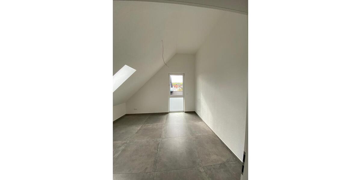 Dachgeschoßwohnung Elsenfeld - 3 Zimmer, 82 m&sup2;, 1.200&euro; | Angebot:24440440