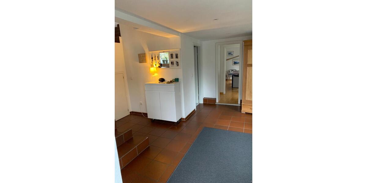 Einfamilienhaus Langenhagen - 8 Zimmer, 315 m&sup2;, 2.890&euro; | Angebot:24646854