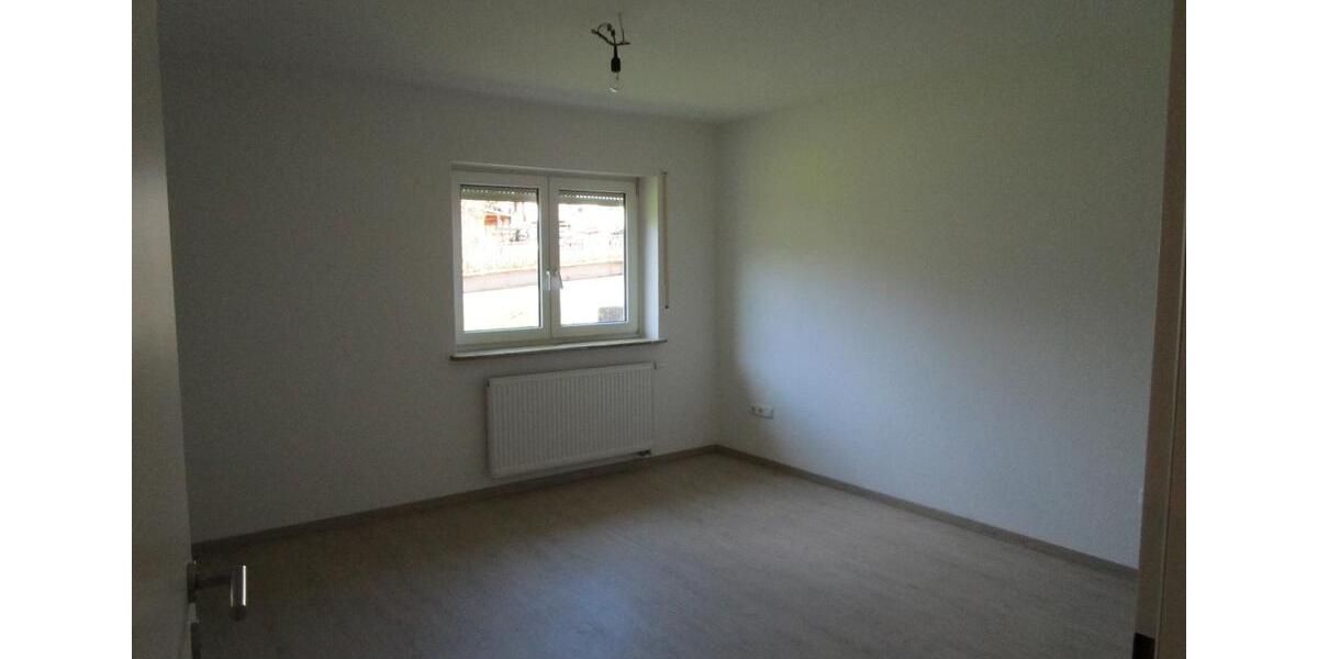 Erdgeschoßwohnung Bad Brückenau - 4 Zimmer, 106 m&sup2;, 636&euro; | Angebot:26067058