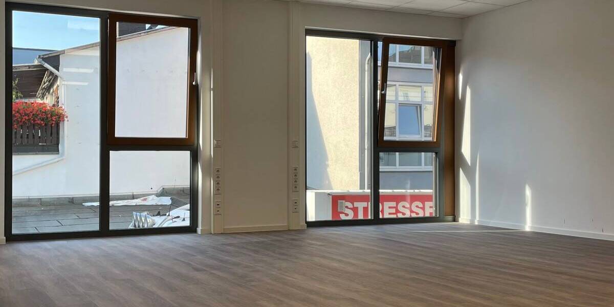 Gewerbeobjekt Herborn - 3 Zimmer, 238 m&sup2;, 2.860&euro; | Angebot:25674831