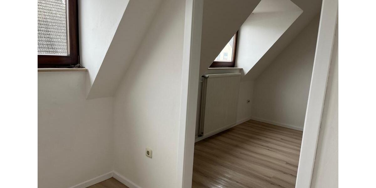 Dachgeschoßwohnung Blomberg - 3 Zimmer, 58 m&sup2;, 470&euro; | Angebot:24836691