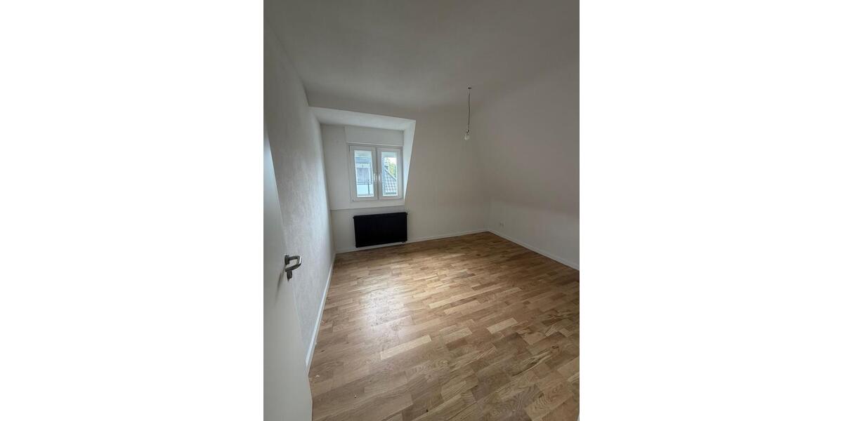 Dachgeschoßwohnung Achern - 3 Zimmer, 68 m&sup2;, 700&euro; | Angebot:26577718