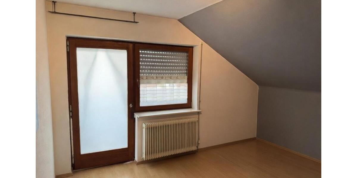 Dachgeschoßwohnung Bad Neustadt an der Saale - 4 Zimmer, 80 m&sup2;, 550&euro; | Angebot:26213373