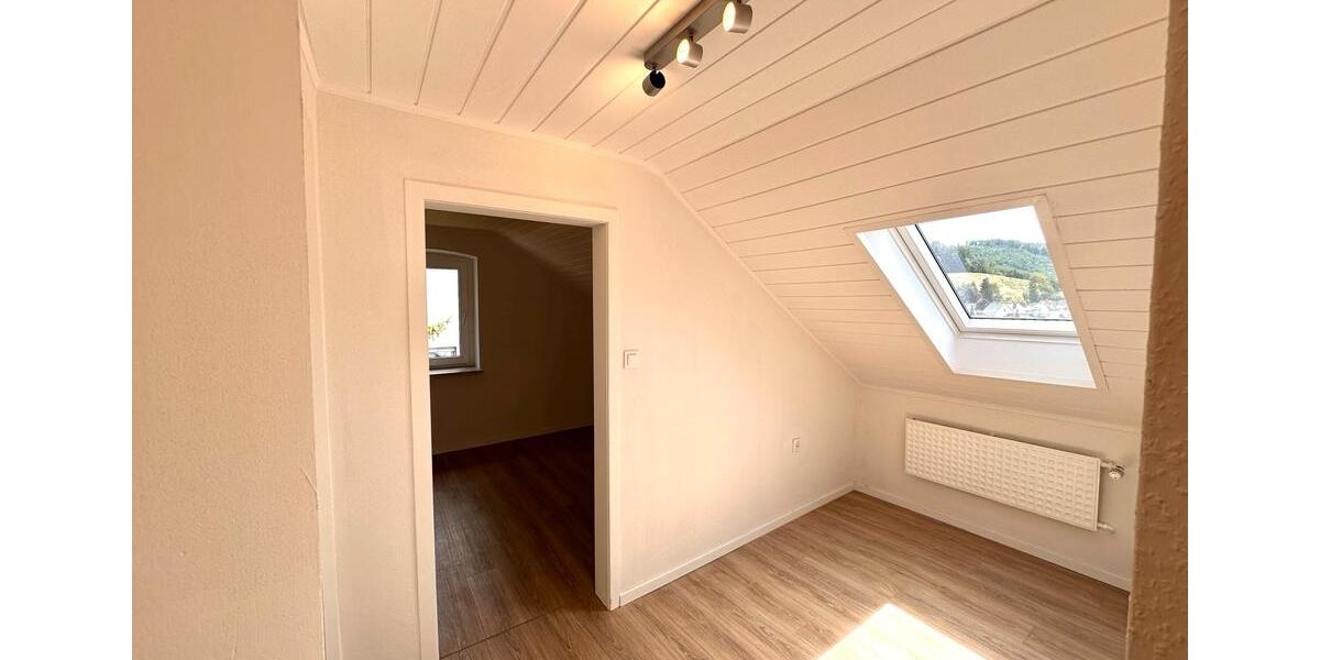 Doppelhaushälfte Hemer - 8 Zimmer, 155 m&sup2;, 1.399&euro; | Angebot:26283572