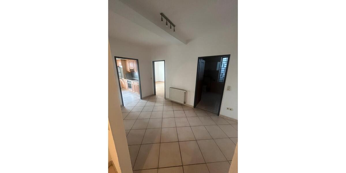 Etagenwohnung Maikammer - 2.5 Zimmer, 74 m&sup2;, 630&euro; | Angebot:25991248