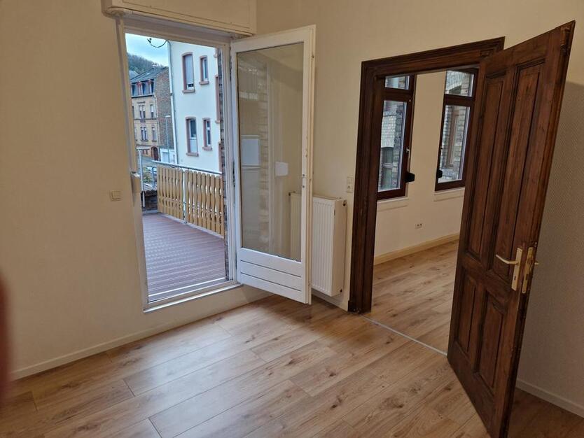+++ Wohnen hoch über dem Rhein - in Nachbarschaft zur Burg Klopp! 4-Zimmer-Altbauetage mit Dachterrasse +++