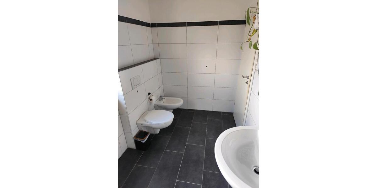 Etagenwohnung Halle - 4 Zimmer, 96 m&sup2;, 950&euro; | Angebot:25831655