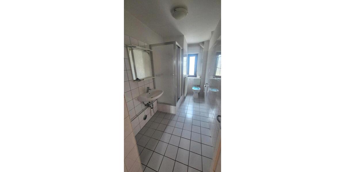 Etagenwohnung Petersberg - 3 Zimmer, 92 m&sup2;, 900&euro; | Angebot:26374977