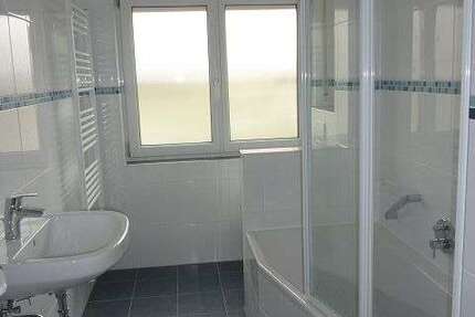 Haus zum Mieten in Wiesbaden 2.500 € 130 m² 5 zimmer