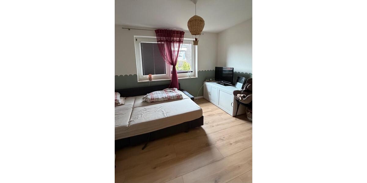 Maisonettenwohnung Pinneberg - 3 Zimmer, 93 m&sup2;, 1.300&euro; | Angebot:25163906