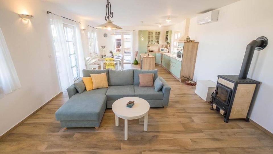 Villa München Altstadt-Lehel - 3 Zimmer, 110 m&sup2;, 1.190&euro; | Angebot:25922541