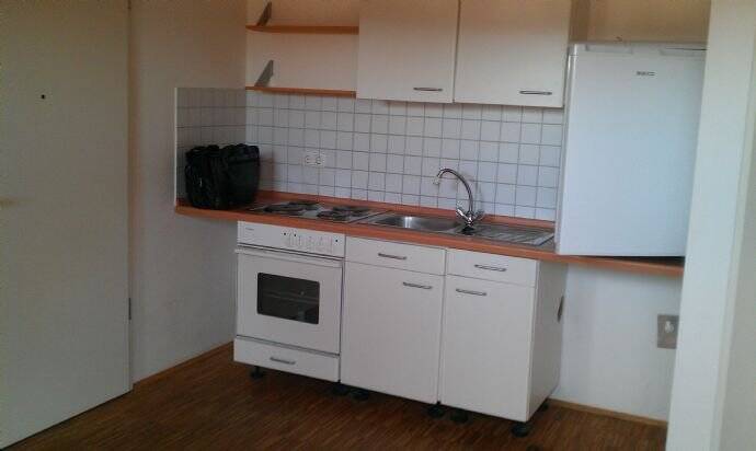 *** Dachgeschoss-Apartment ohne Balkon *** 1 zimmer