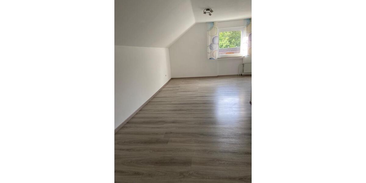 Dachgeschoßwohnung Gaildorf - 3 Zimmer, 68 m&sup2;, 800&euro; | Angebot:26634382