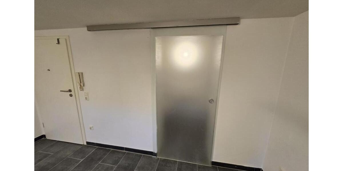 Etagenwohnung Mönchengladbach Ost - 1 Zimmer, 28 m&sup2;, 300&euro; | Angebot:26528629