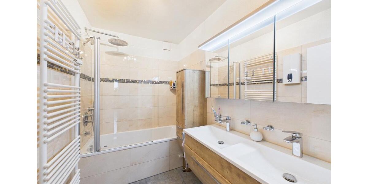 Dachgeschoßwohnung Bremen Neustadt - 4 Zimmer, 85 m&sup2;, 1.070&euro; | Angebot:26620124