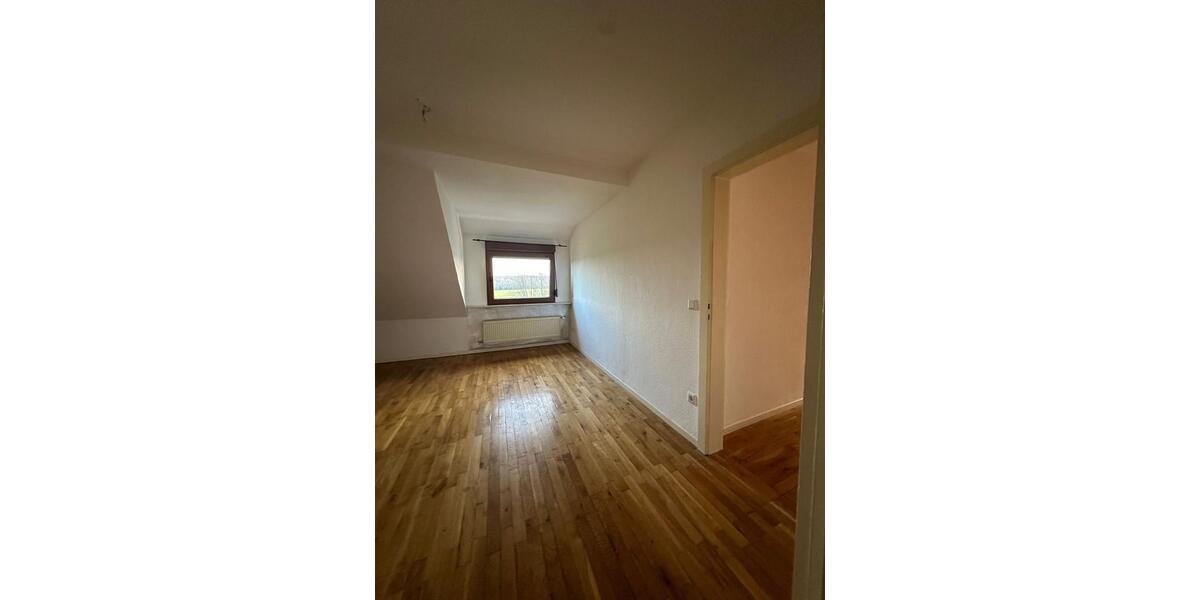 Dachgeschoßwohnung Saarbrücken West - 3 Zimmer, 68 m&sup2;, 550&euro; | Angebot:24995929