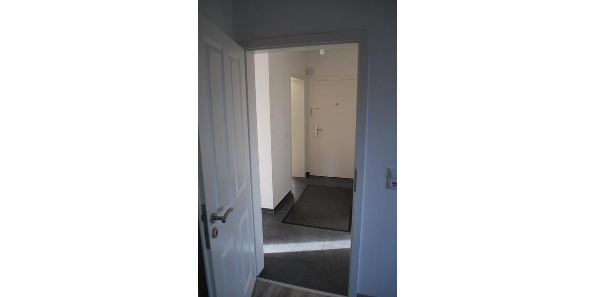 Moderne, helle 3 Zimmerwohnung mit Balkon, in kleiner Wohnanlage 3 zimmer