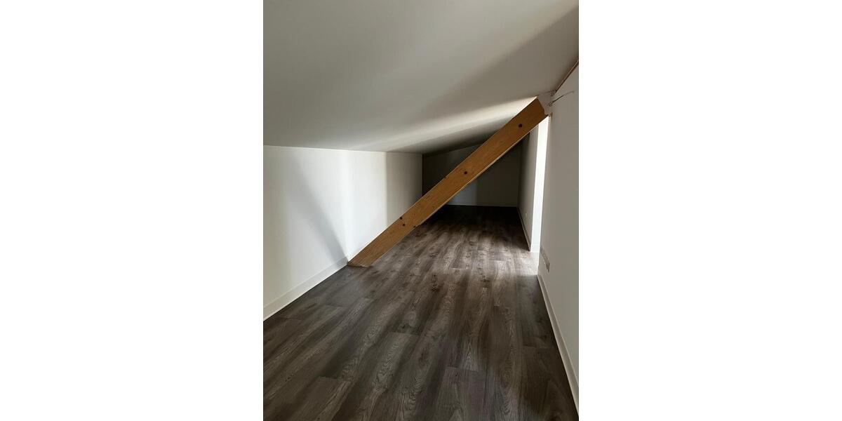 Dachgeschoßwohnung Magdeburg Großer Silberberg - 2 Zimmer, 60 m&sup2;, 700&euro; | Angebot:25551045