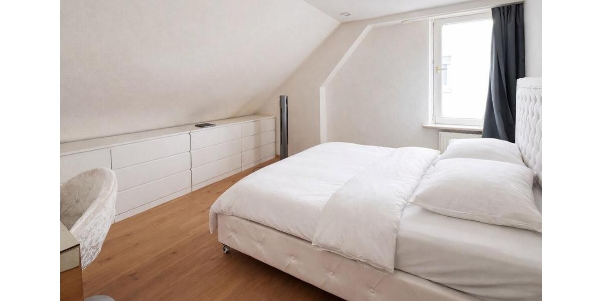 Dachgeschoßwohnung Frankfurt am Main Sossenheim - 1 Zimmer, 65 m&sup2;, 1.300&euro; | Angebot:25811025