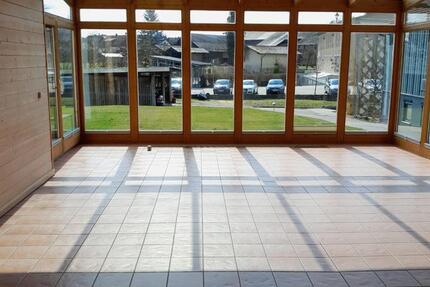 Wohnen auf Zeit Hunderdorf - 3 Zimmer, 165 m&sup2;, 685&euro; | Angebot:26285336