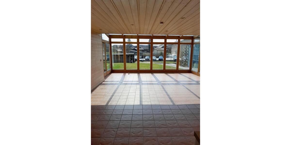 Wohnen auf Zeit Hunderdorf - 3 Zimmer, 165 m&sup2;, 685&euro; | Angebot:26285336