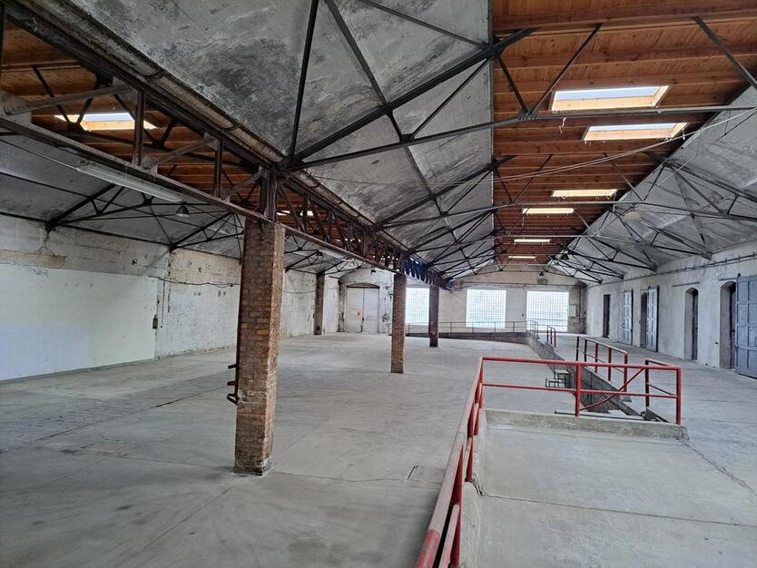 Gewerbehalle in Zossen: 1.290 qm Fläche für vielfältige Möglichkeiten!