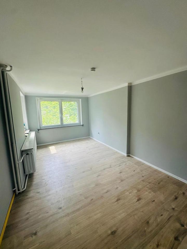 City apartment, community garden, 4 rooms, fully renovated Gemeinschaftsgarten, 4 Zi., renoviert