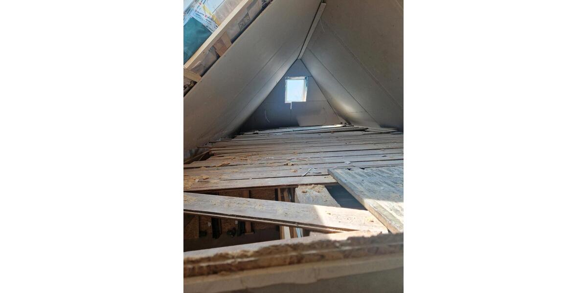 Dachgeschoßwohnung Bad Krozingen - 3.5 Zimmer, 105 m&sup2;, 1.200&euro; | Angebot:25908012