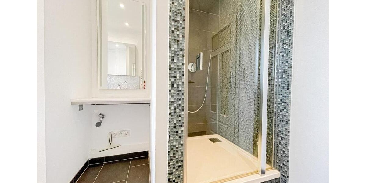 Wohnen auf Zeit Wuppertal Elberfeld - 5 Zimmer, 137 m&sup2;, 1.300&euro; | Angebot:25650104