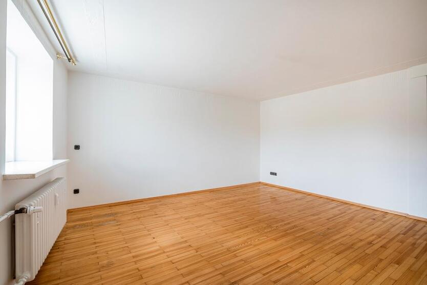 Helle 1-Zi.-Whg. mit separater Küche in zentraler Lage nahe A-Oberhausen Bahnhof zimmer