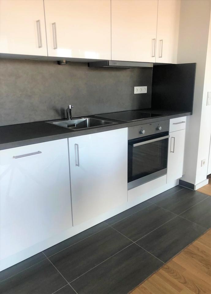KEINE ANRUFE - nur schriftliche Anfragen - großzügige 1 Zimmer - Balkon - Tiefgarage - SB 3 Whg. 12 zimmer