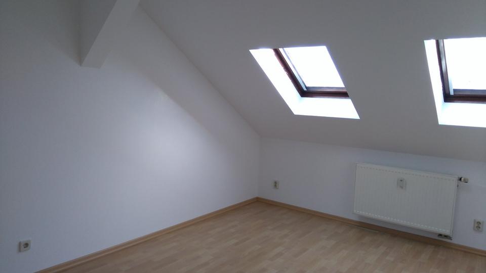 Dachgeschoßwohnung Pockau-Lengefeld Lengefeld - 3 Zimmer, 81 m&sup2;, 406&euro; | Angebot:24523683