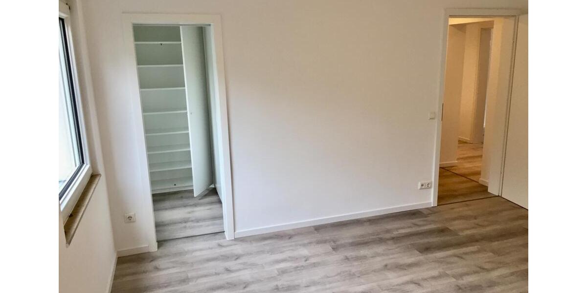 Etagenwohnung Essen Stadtbezirk II - 4 Zimmer, 90 m&sup2;, 998&euro; | Angebot:25073417