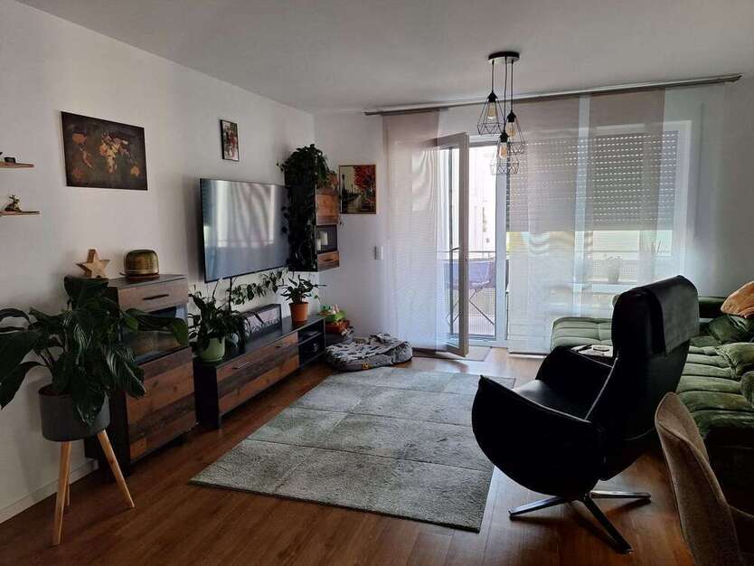 Wohnung zum Mieten in Regensburg 1.045 € 76.42 m²