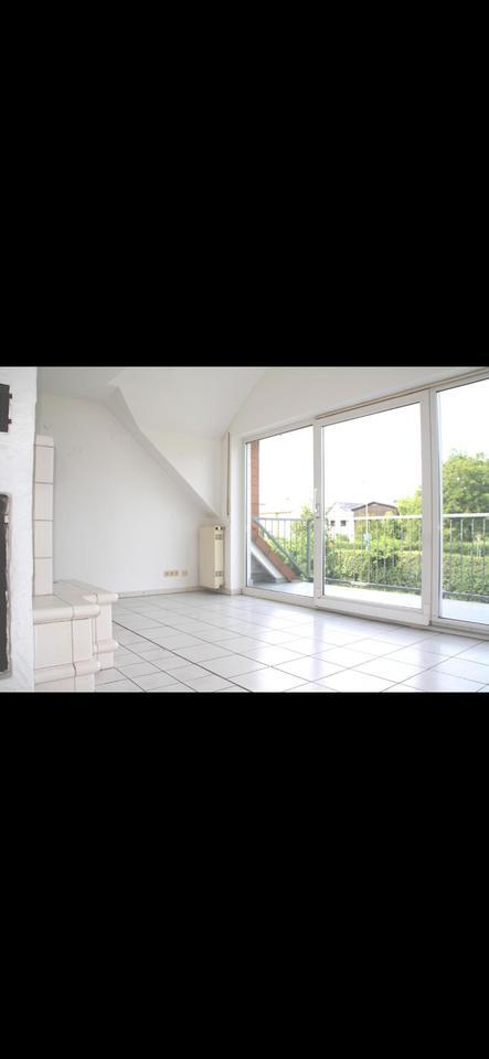 4 Zimmer DG Wohnung mit Balkon & Kamin